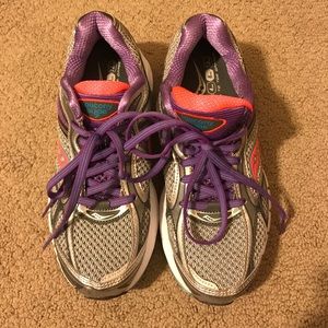 Saucony Guide 7 Gray Purple Running Shoes Womens